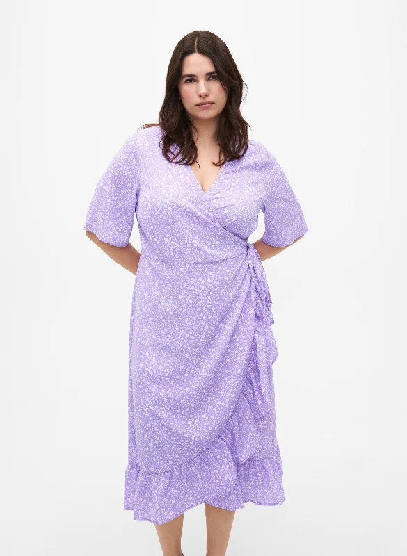 Women's Plus-Size Casual Outfit Zizzi Tuilp Wrap Lilac Dress