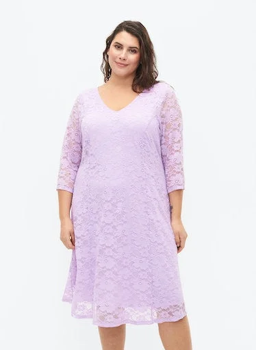 City Fashion Zizzi Bonnie Lace Dress in Lavender