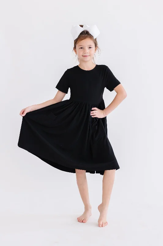 Women's Relaxed Outfit Black S/S Pocket Twirl Dress