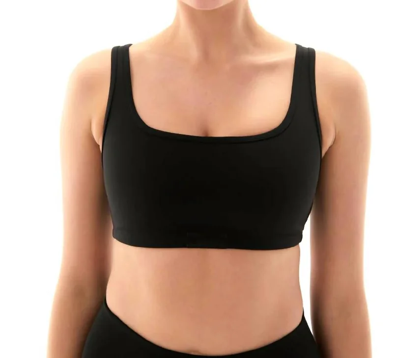 Women's Seasonal Apparel Amplify Sports Bra In Black